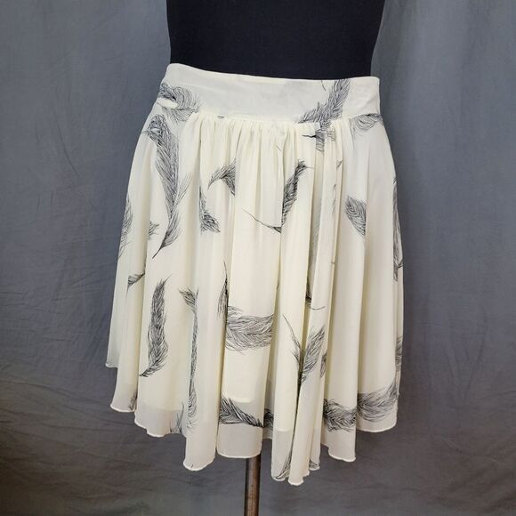 For Cynthia Creme Colored Lined Feather Print Half Zip‎ Short Skirt Size L - Picture 5 of 9